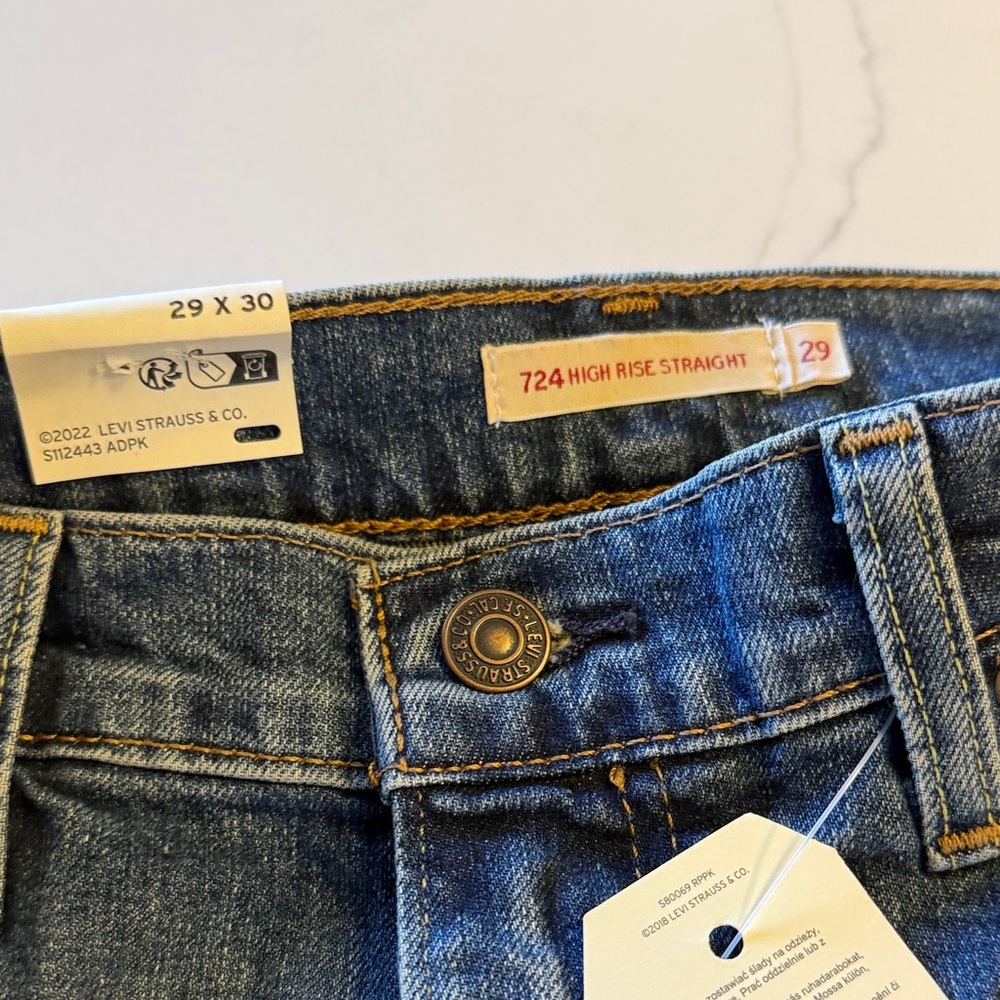 Levi's 724 High Rise Straight Jeans in Blue 29x30